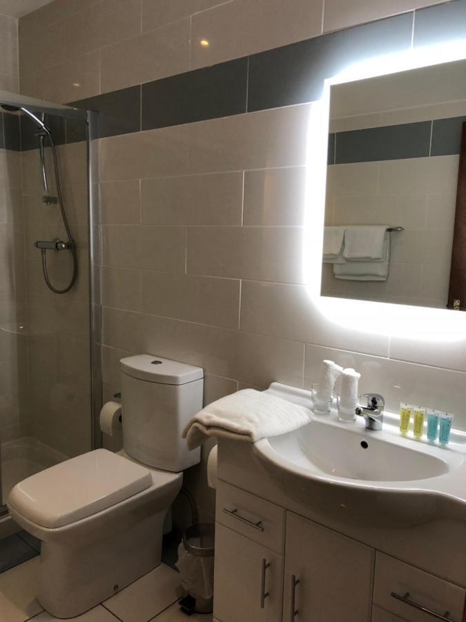 Tully'S Hotel Castlerea 외부 사진